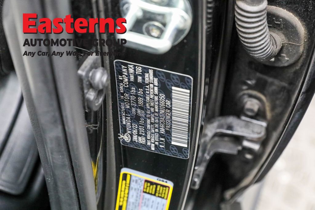 Used 2022 Hyundai Venue SEL image 35