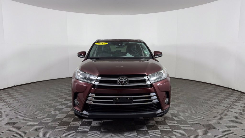 Used 2017 Toyota Highlander XLE AWD/4WD image 2