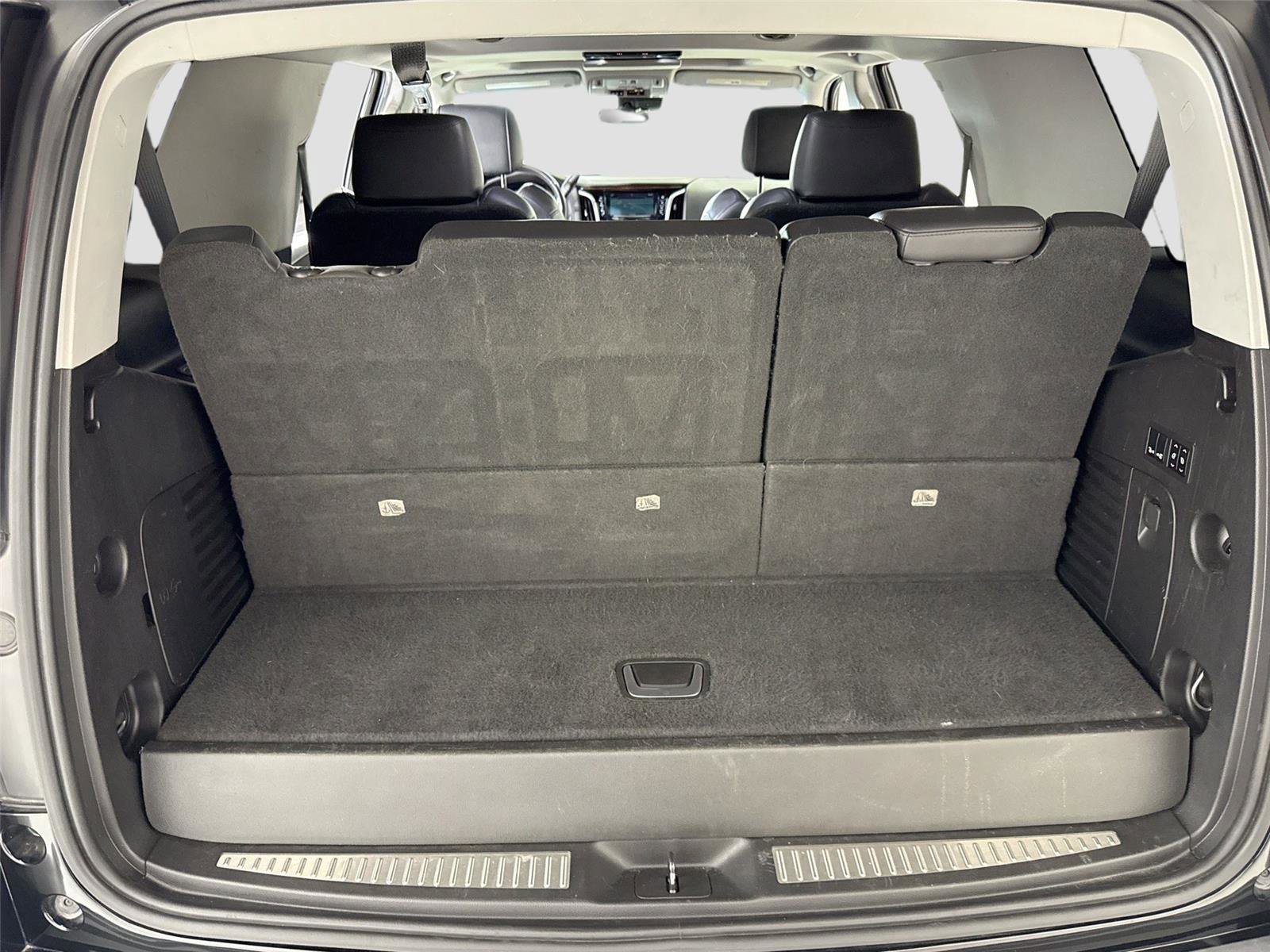 Used 2018 Cadillac Escalade Premium Luxury AWD/4WD image 26