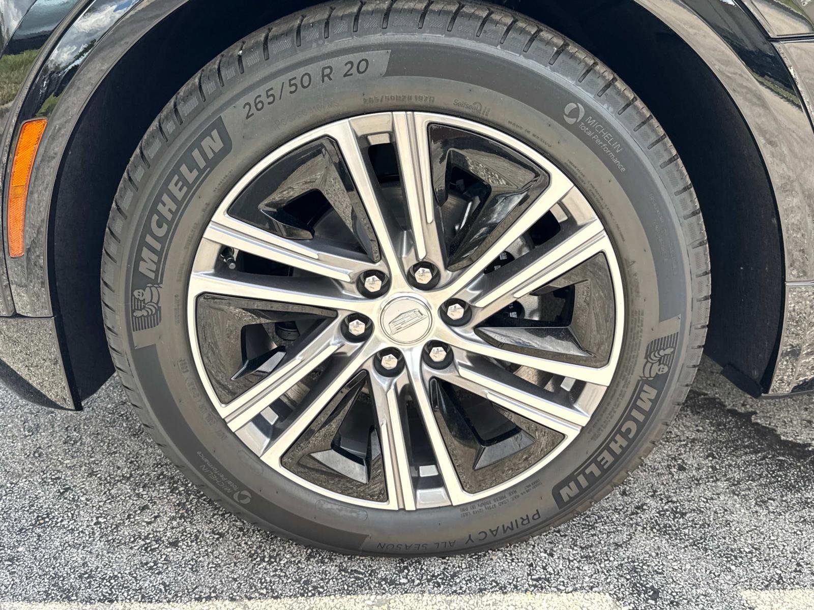 New 2025 Cadillac Lyriq Luxury image 10