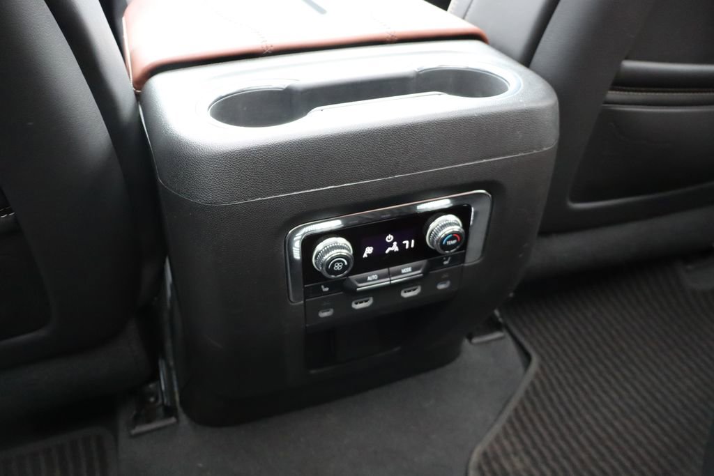 Used 2023 GMC Yukon Denali Ultimate image 45