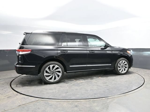 Used 2024 Lincoln Navigator Reserve AWD/4WD image 10