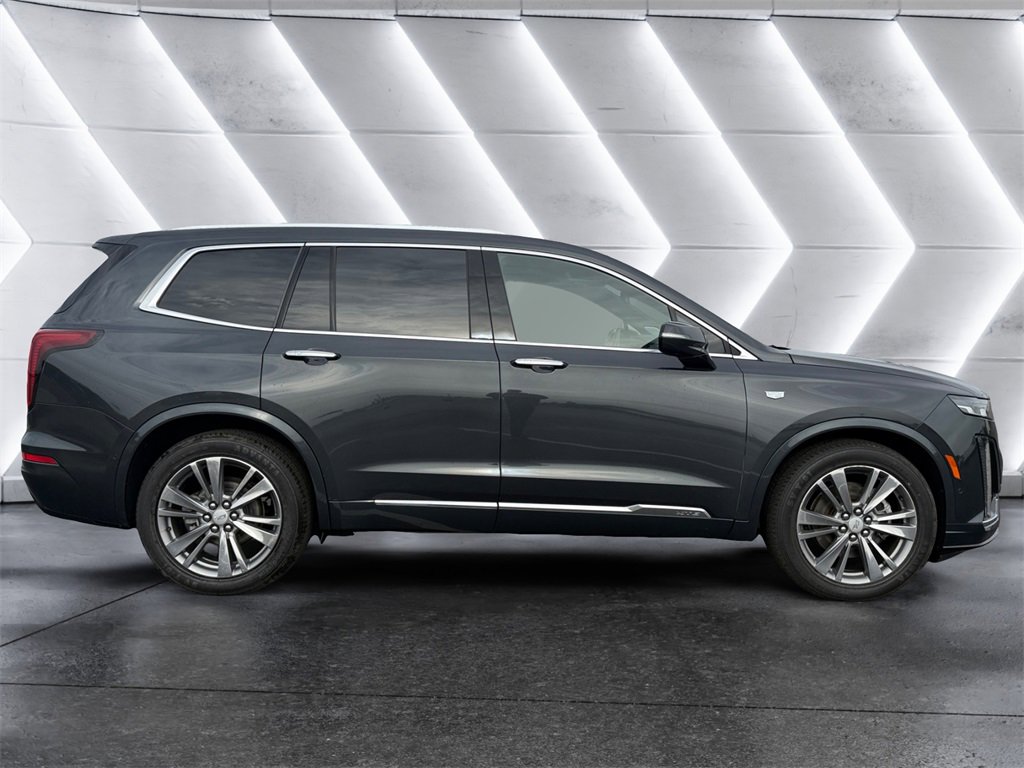 Used 2022 Cadillac XT6 Premium Luxury w/ Technology Package image 6