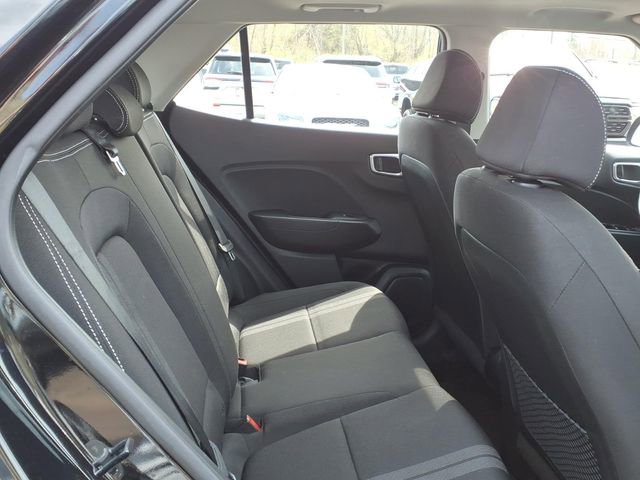 Used 2023 Hyundai Venue SEL image 21