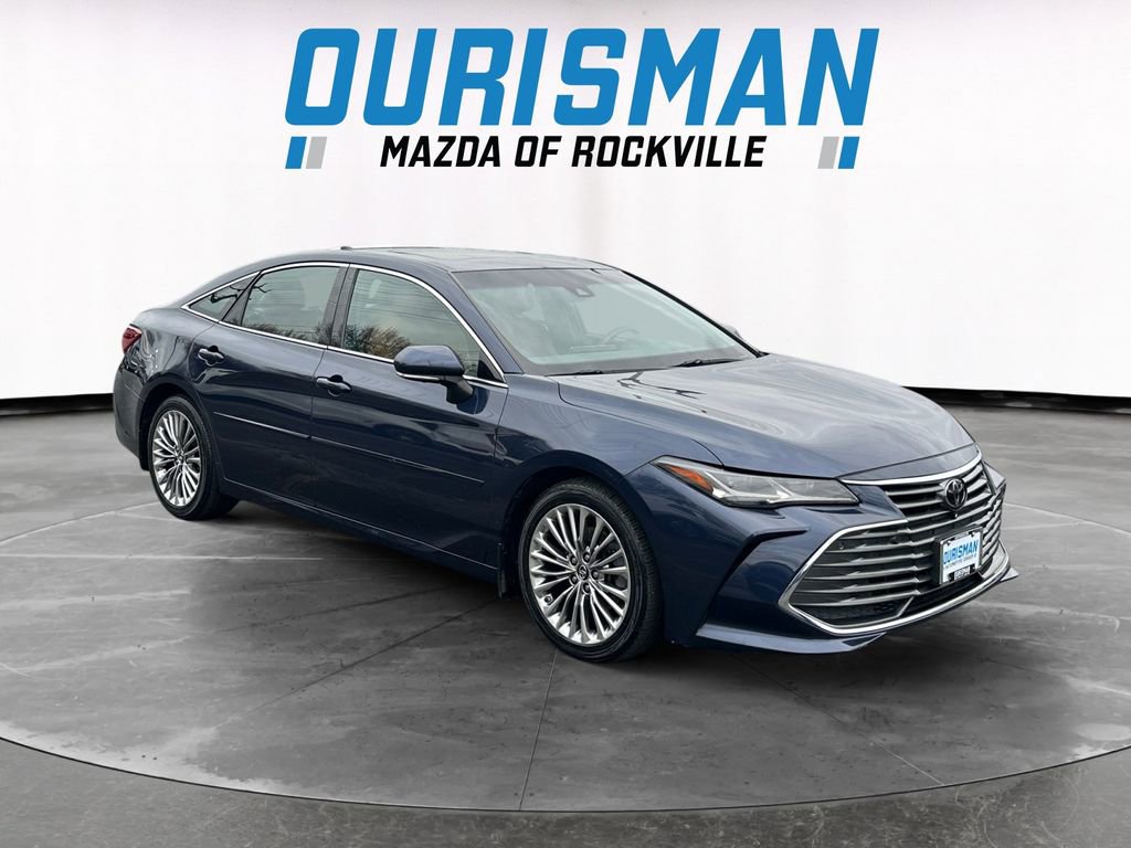 Used 2019 Toyota Avalon Limited image 1
