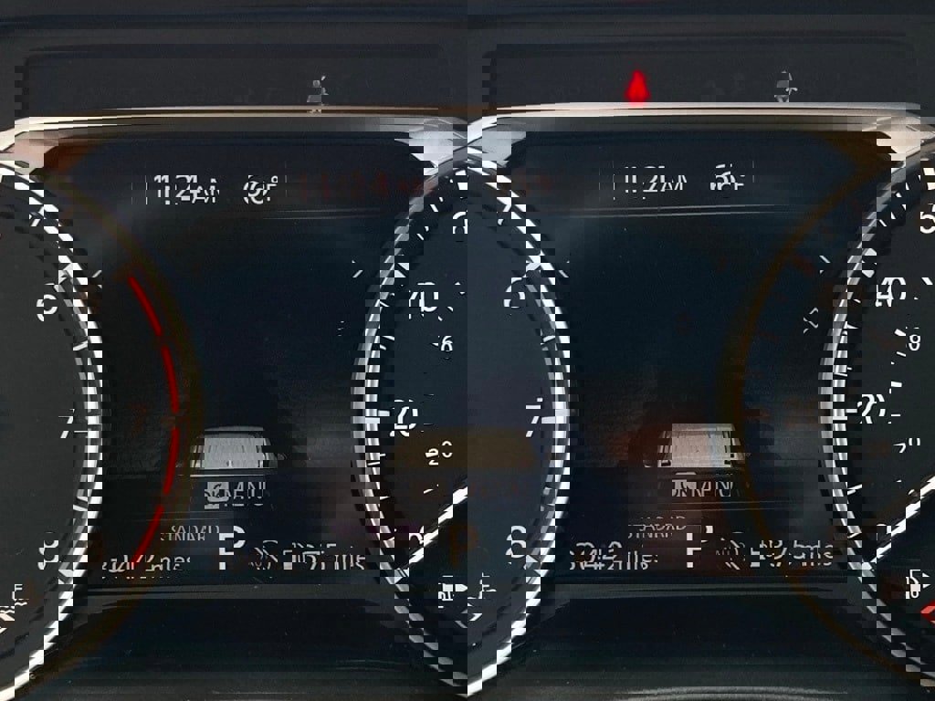 Used 2025 Nissan Rogue SV image 17