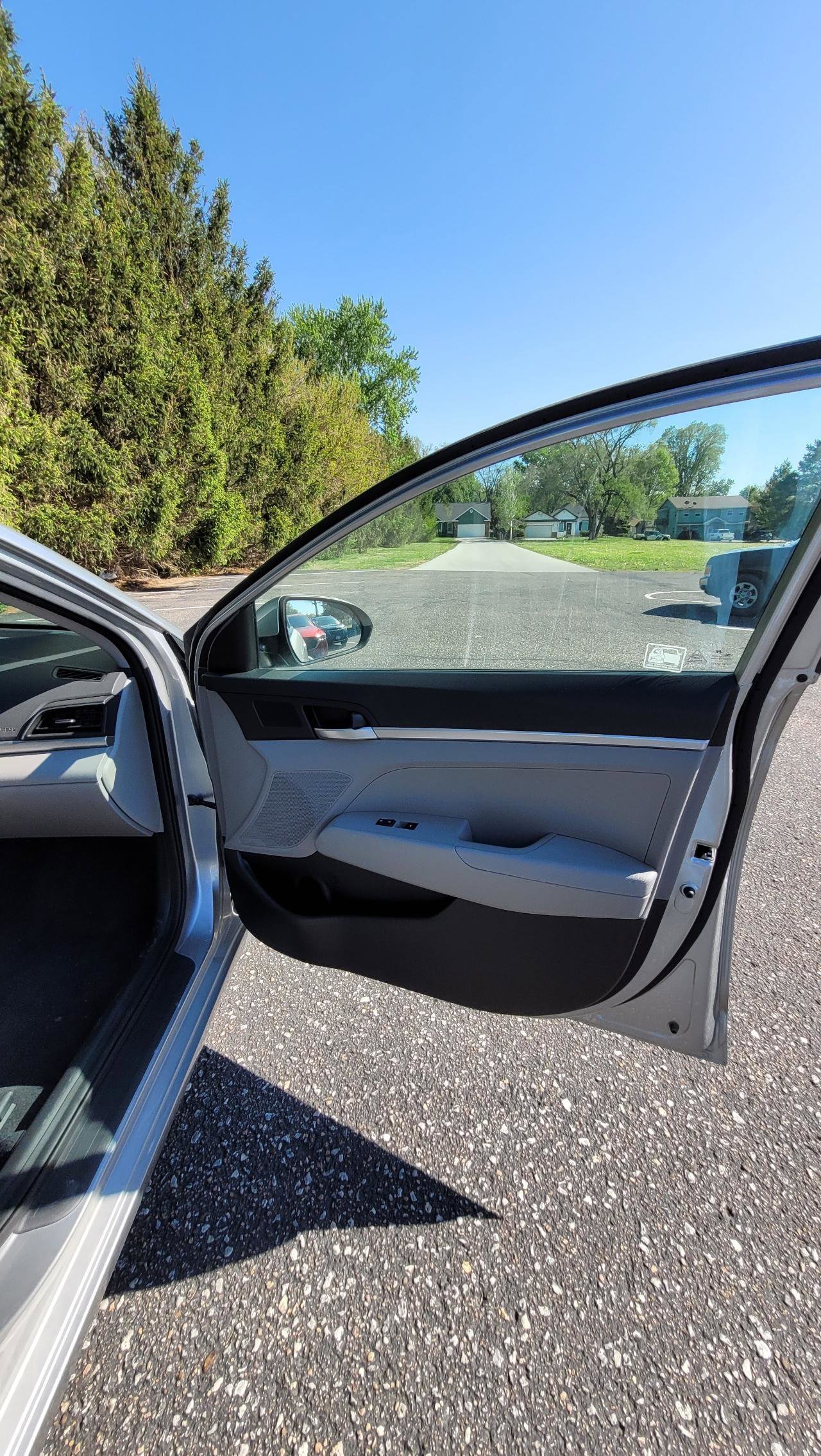 Used 2020 Hyundai Elantra SE FWD image 11
