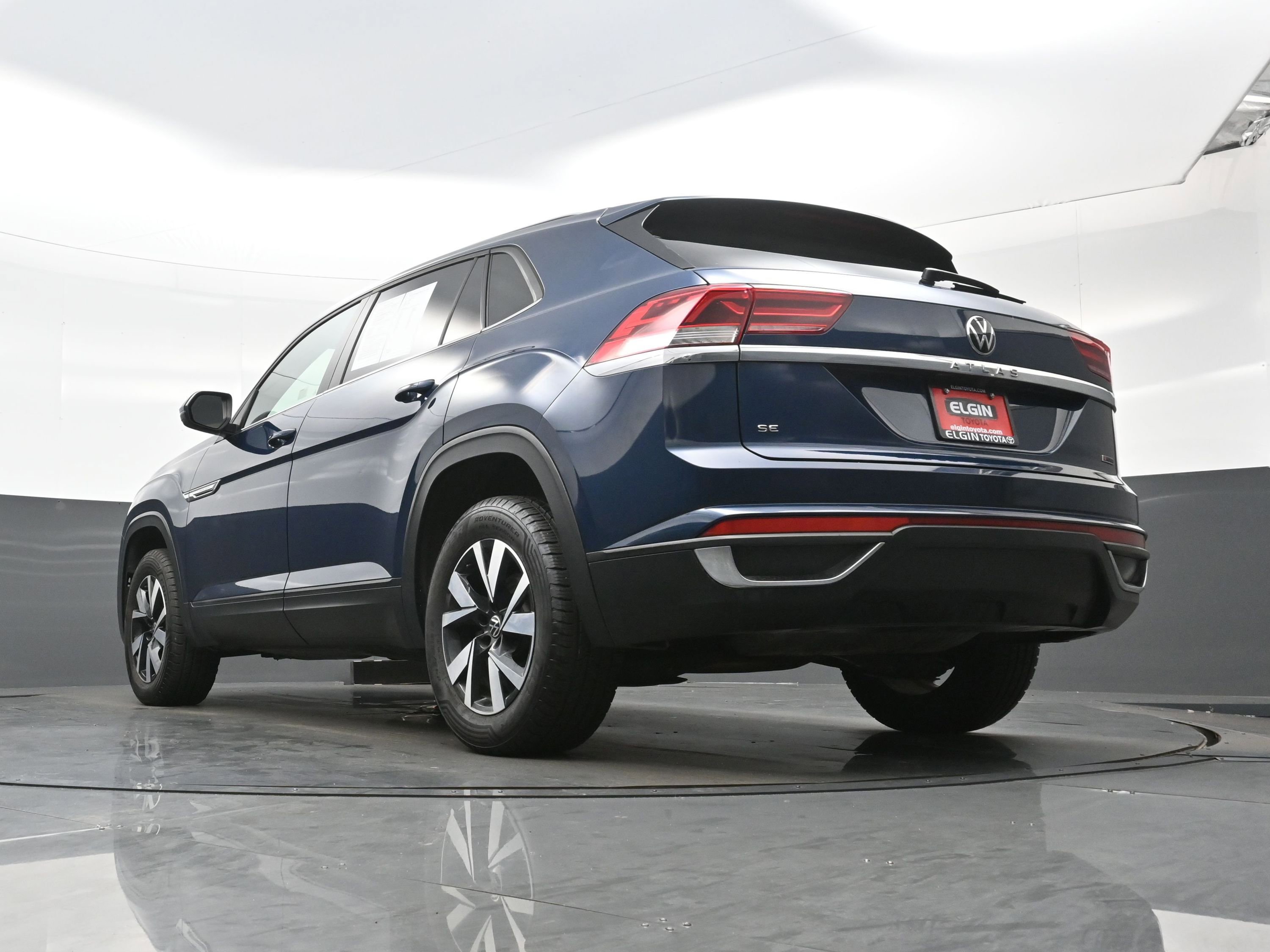 Used 2020 Volkswagen Atlas Cross Sport SE image 40