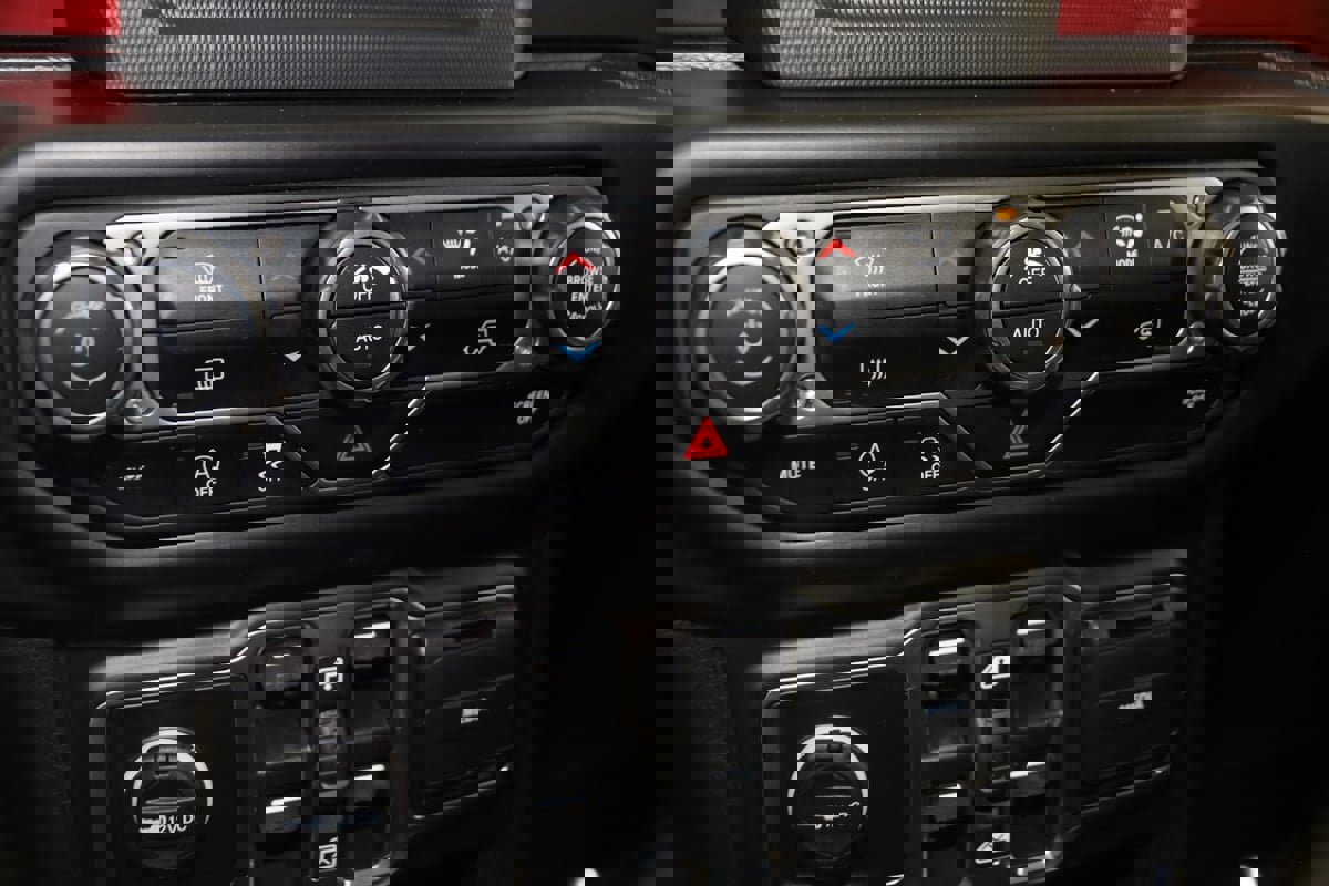 Used 2021 Jeep Gladiator Rubicon w/ LED Lighting Group image 26