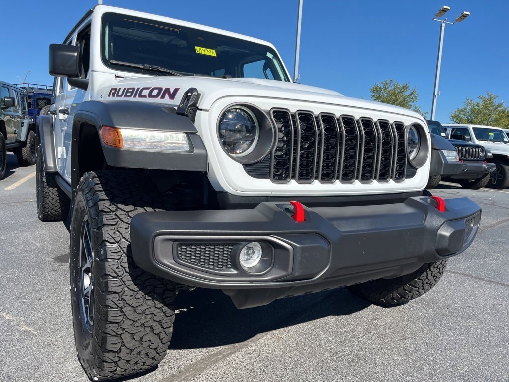 Used 2024 Jeep Wrangler Unlimited Rubicon image 2