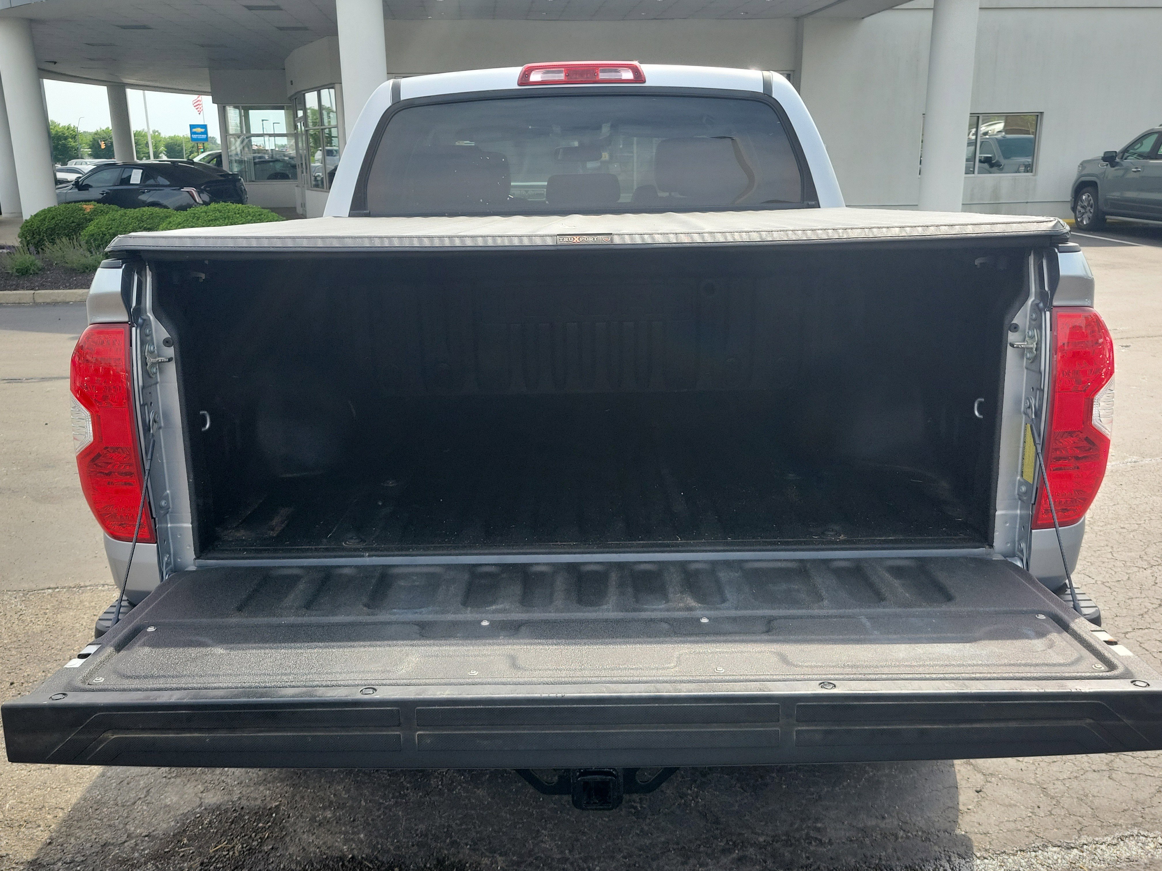Used 2019 Toyota Tundra Limited w/ Limited Premium Package AWD/4WD image 8