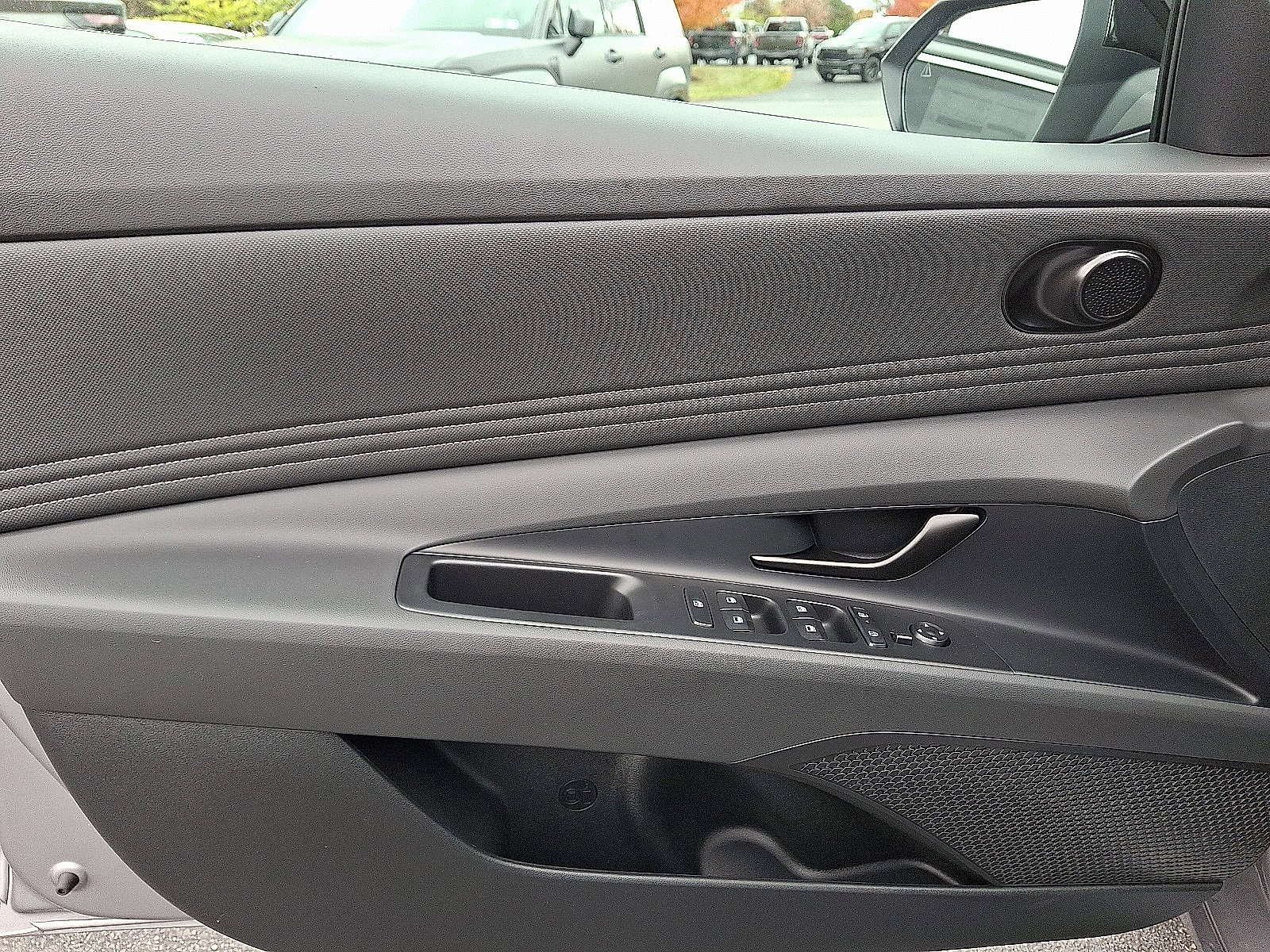 Used 2026 Hyundai Elantra Sport image 8