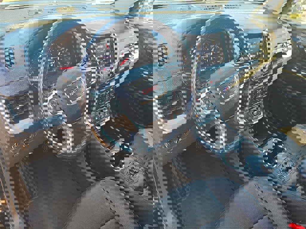 Used 2020 GMC Terrain SLT image 16