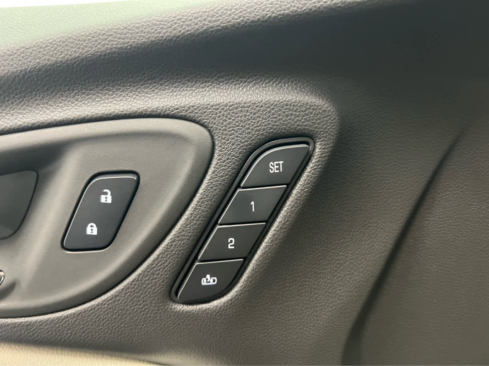 Used 2024 Buick Encore GX Avenir w/ Avenir Convenience Package image 19