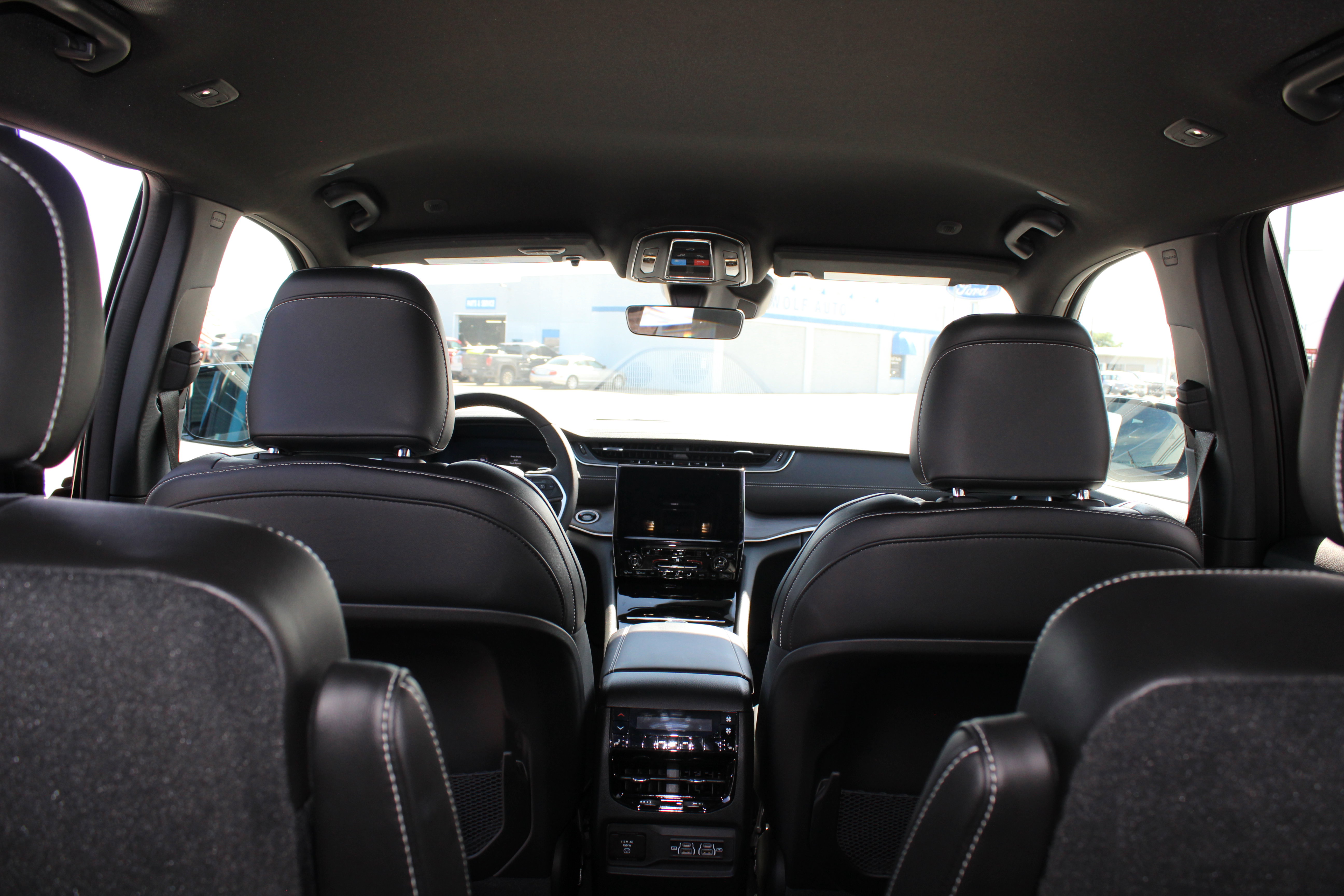 New 2025 Jeep Grand Cherokee L Limited w/ Black Appearance Package image 13