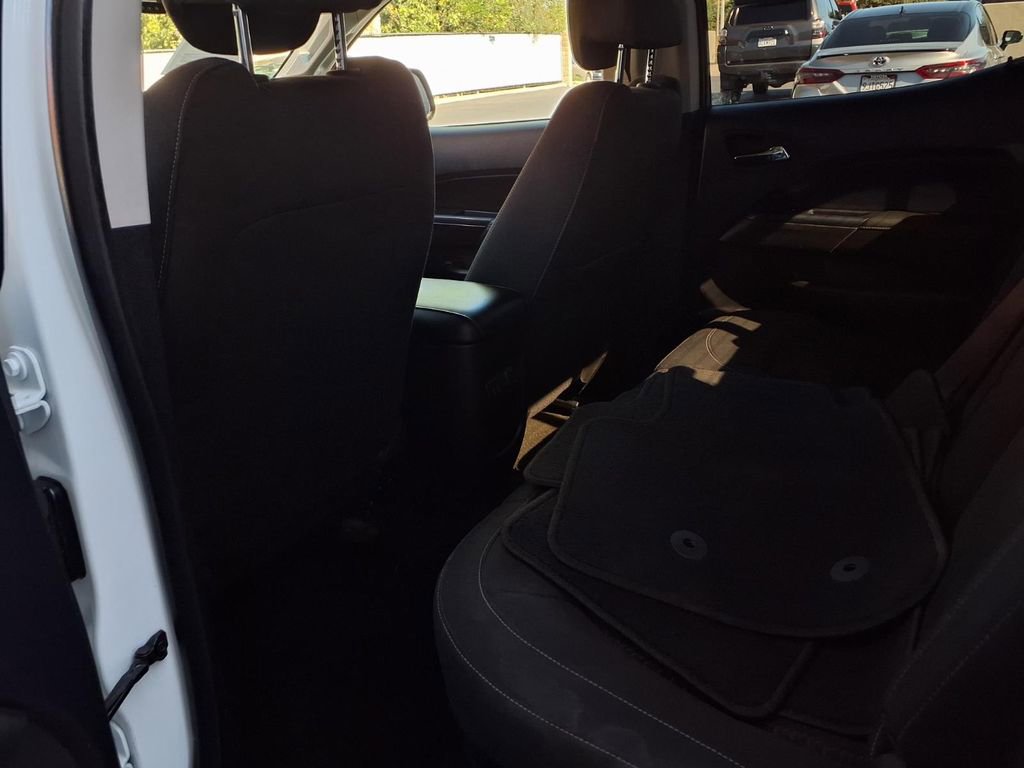 Used 2016 GMC Canyon SLE w/ SLE Convenience Package image 18