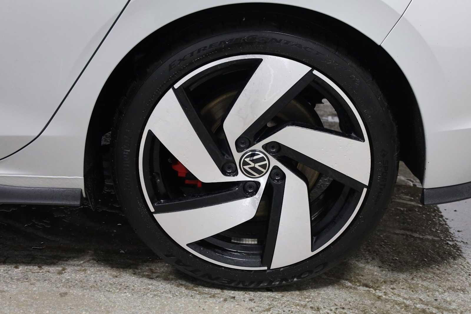 Used 2022 Volkswagen GTI SE image 37