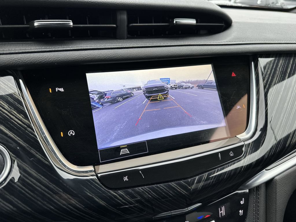 Used 2025 Cadillac XT6 Premium Luxury FWD image 17