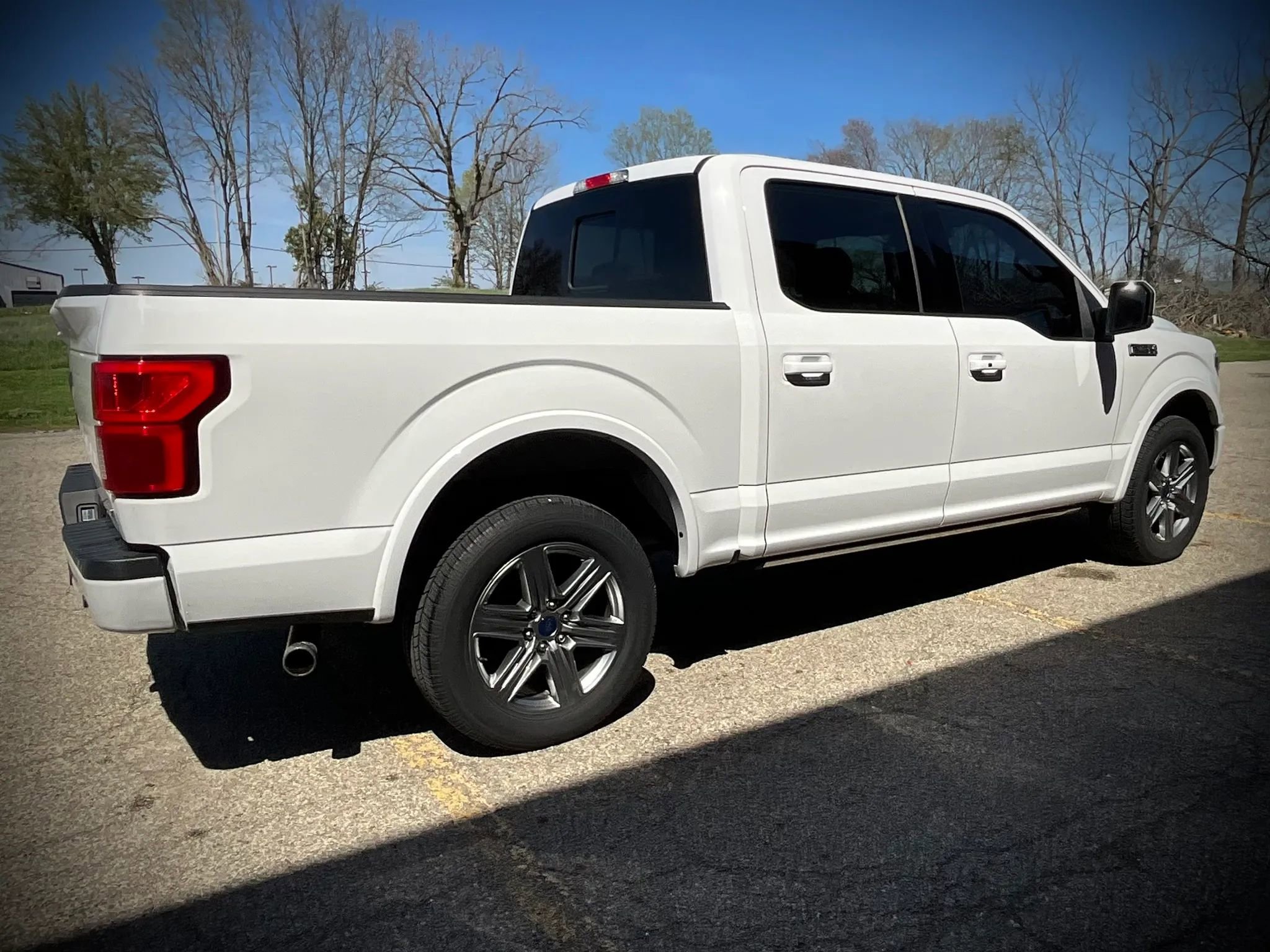 Used 2019 Ford F150 Lariat w/ Equipment Group 502A Luxury AWD/4WD image 5