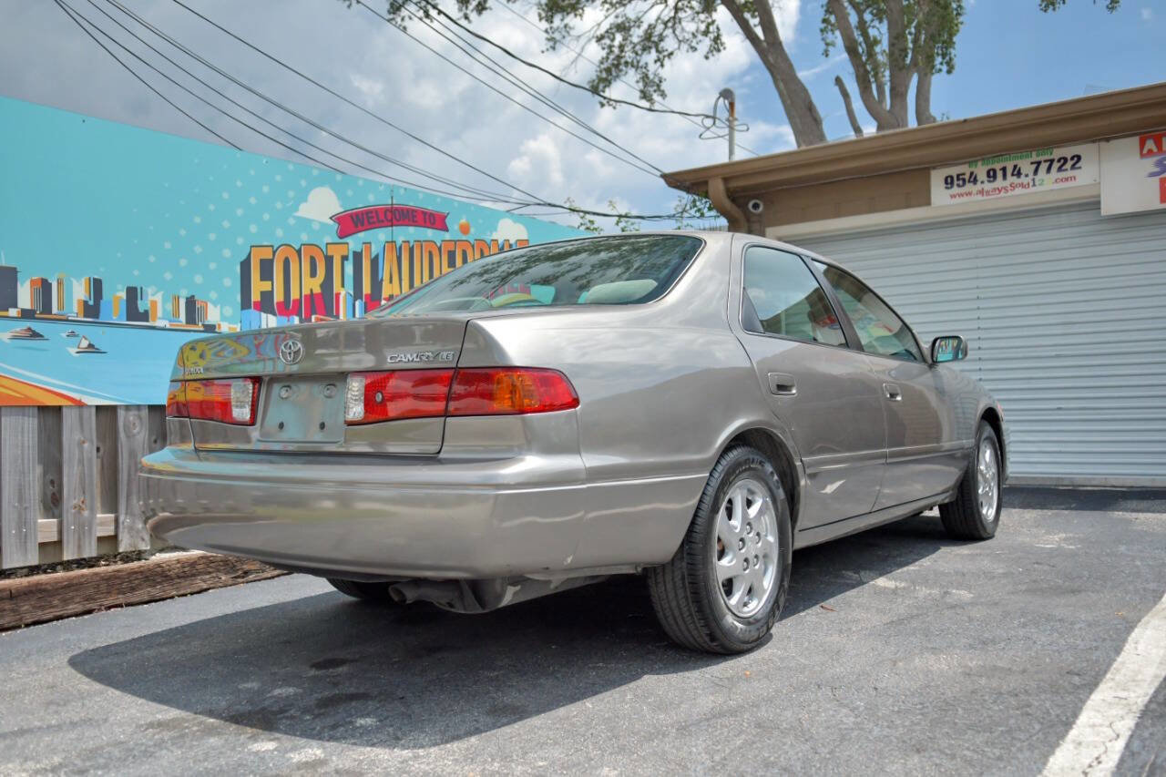 Used 2001 Toyota Camry XLE image 27