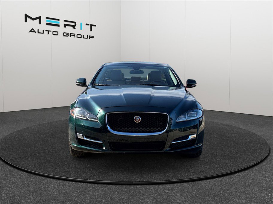 Used 2017 Jaguar XJ R-Sport image 3