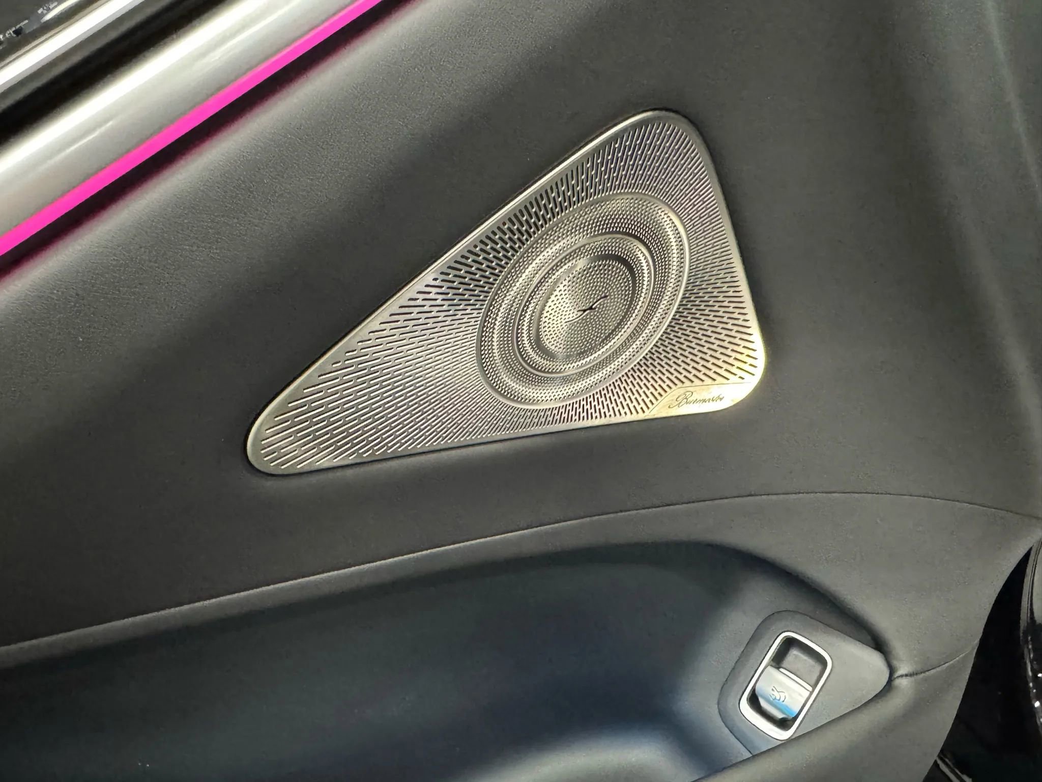 Used 2024 Mercedes-Benz S 63 AMG S w/ Carbon Fiber Exterior Package image 37