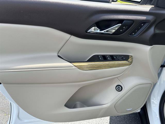 Used 2018 GMC Acadia Denali AWD/4WD image 9
