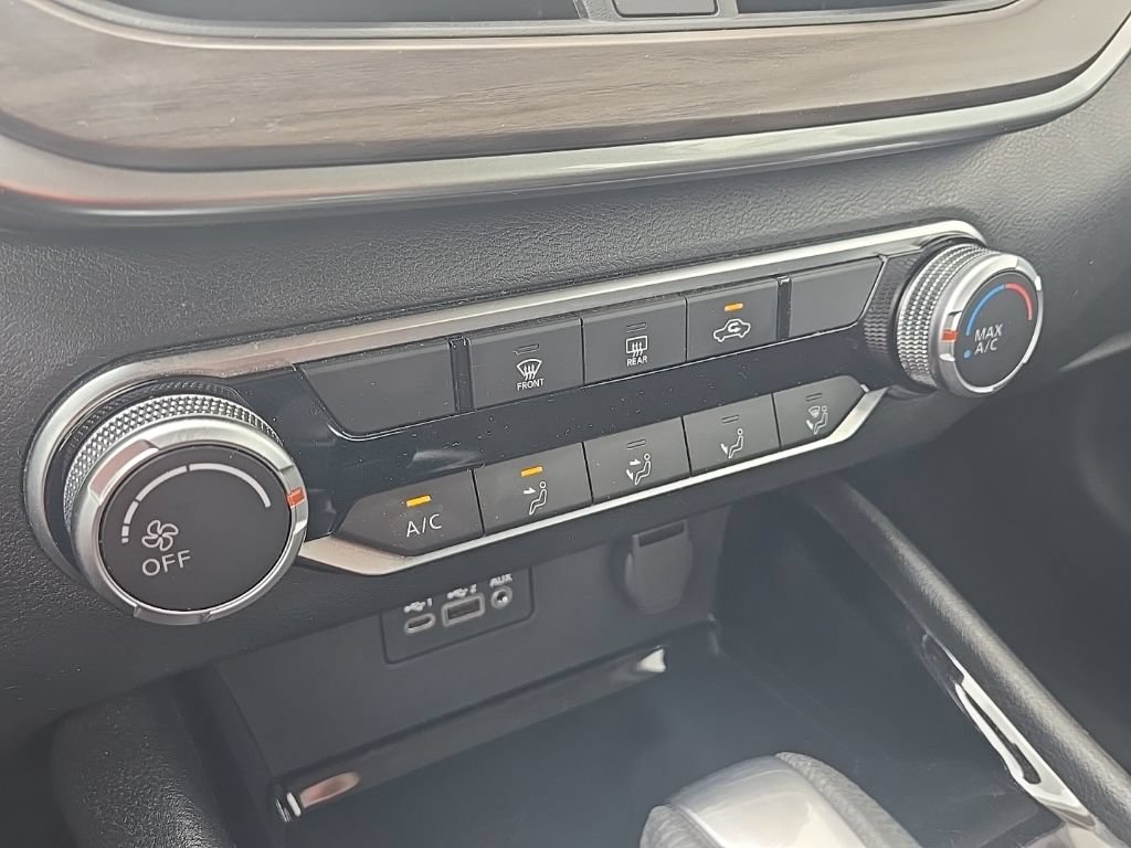 Used 2024 Nissan Altima 2.5 SV FWD image 24