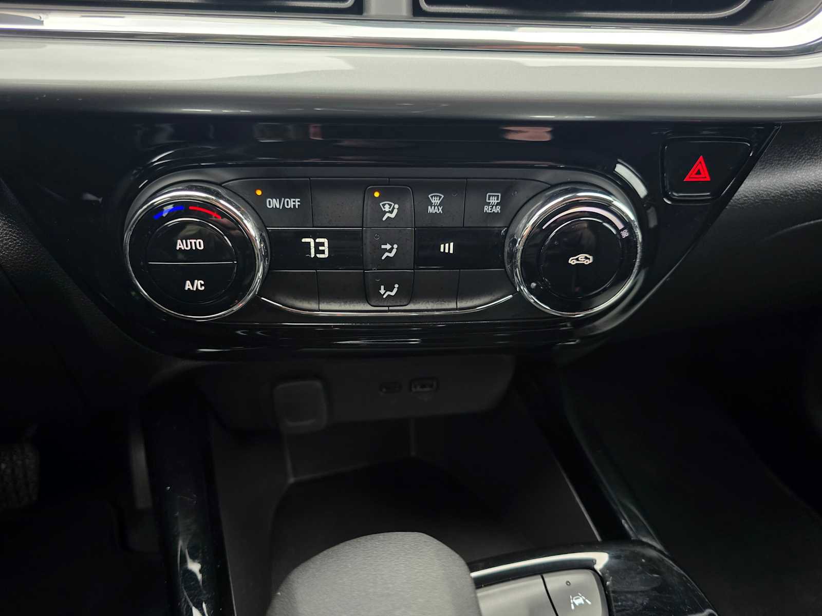 Used 2025 Chevrolet Trax LT image 29