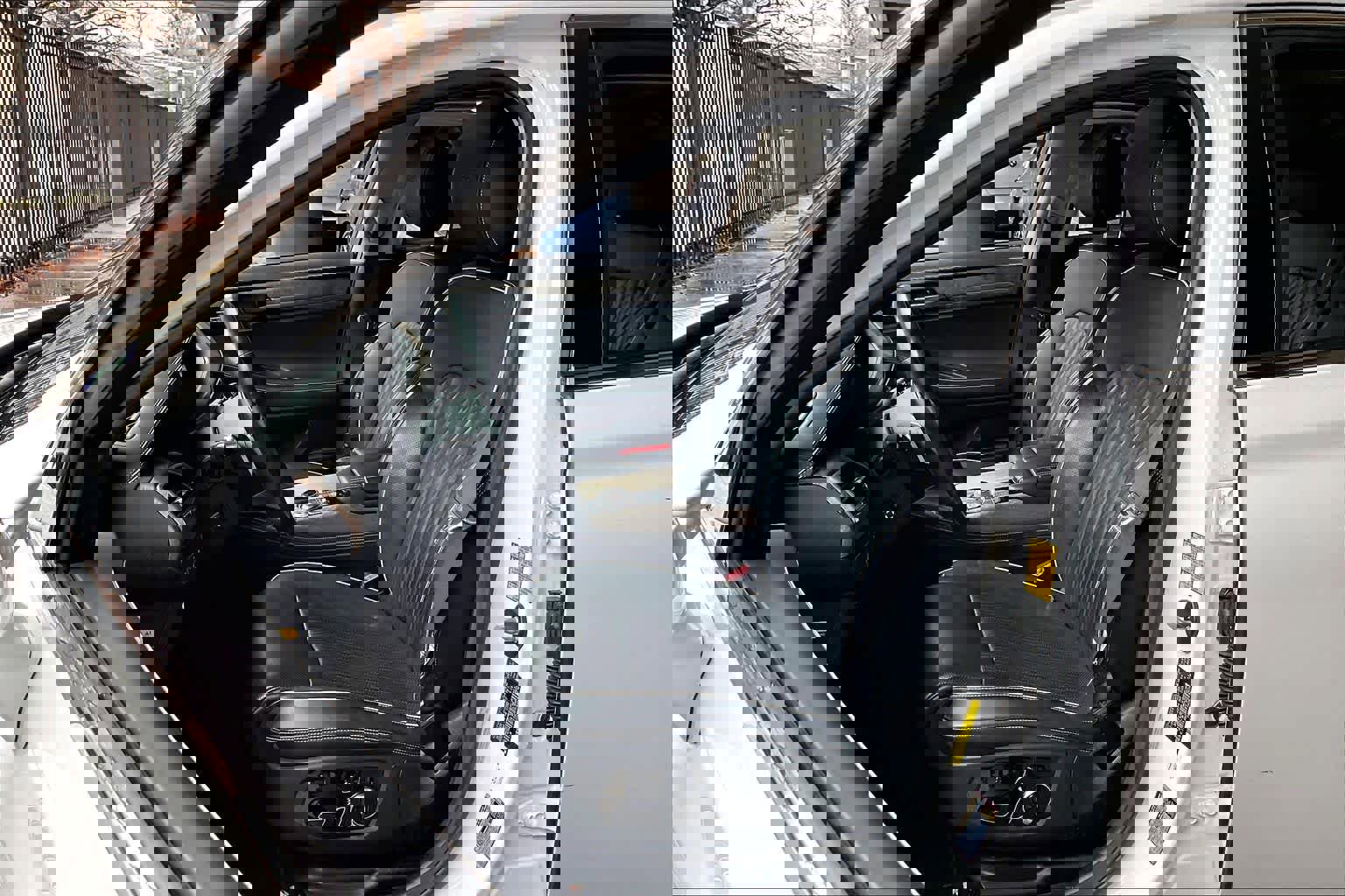 Used 2021 Genesis G90 3.3T Premium image 7