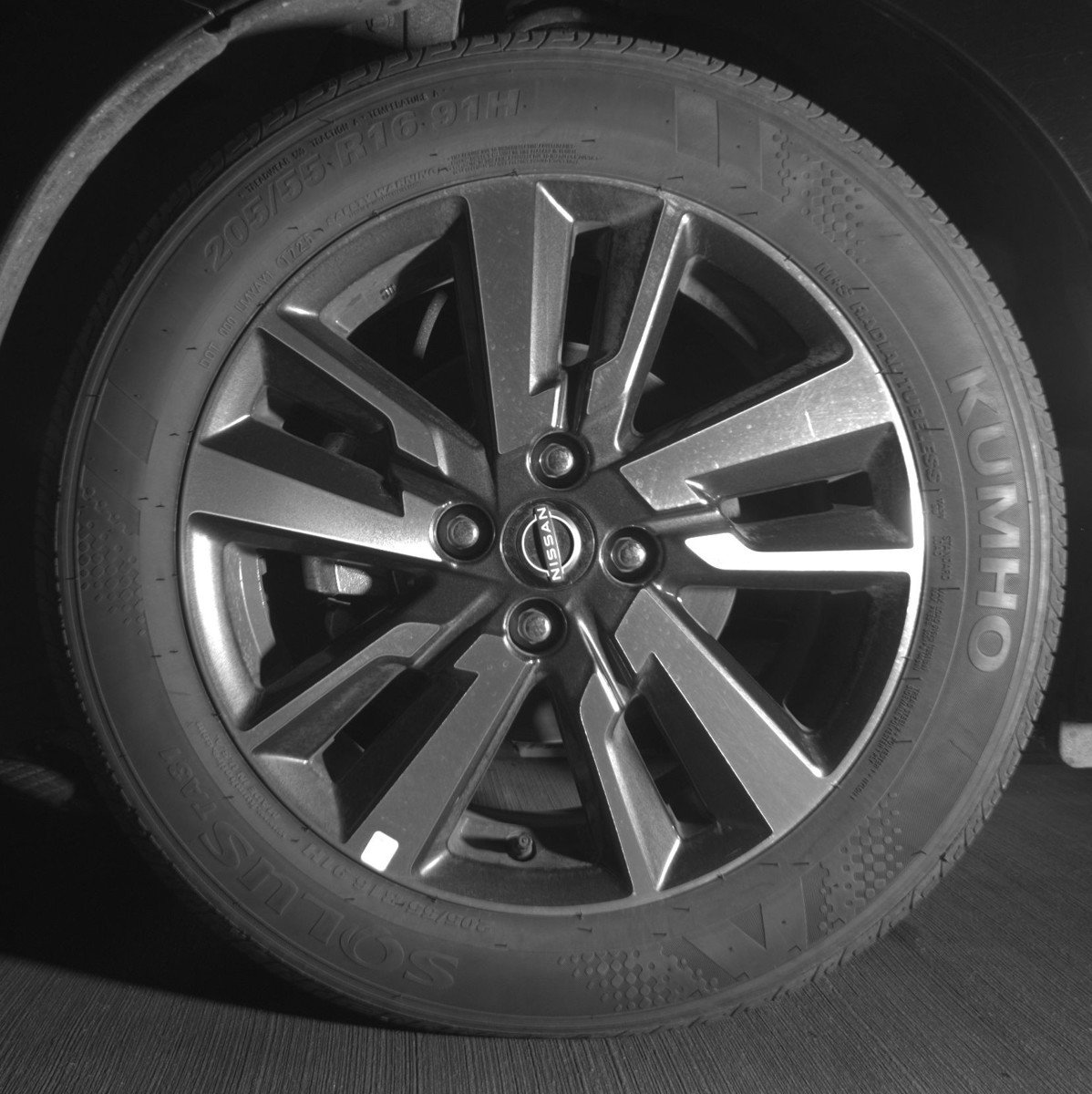 Used 2025 Nissan Versa SV image 12