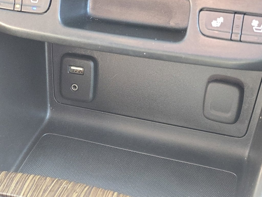Used 2017 GMC Canyon Denali image 11