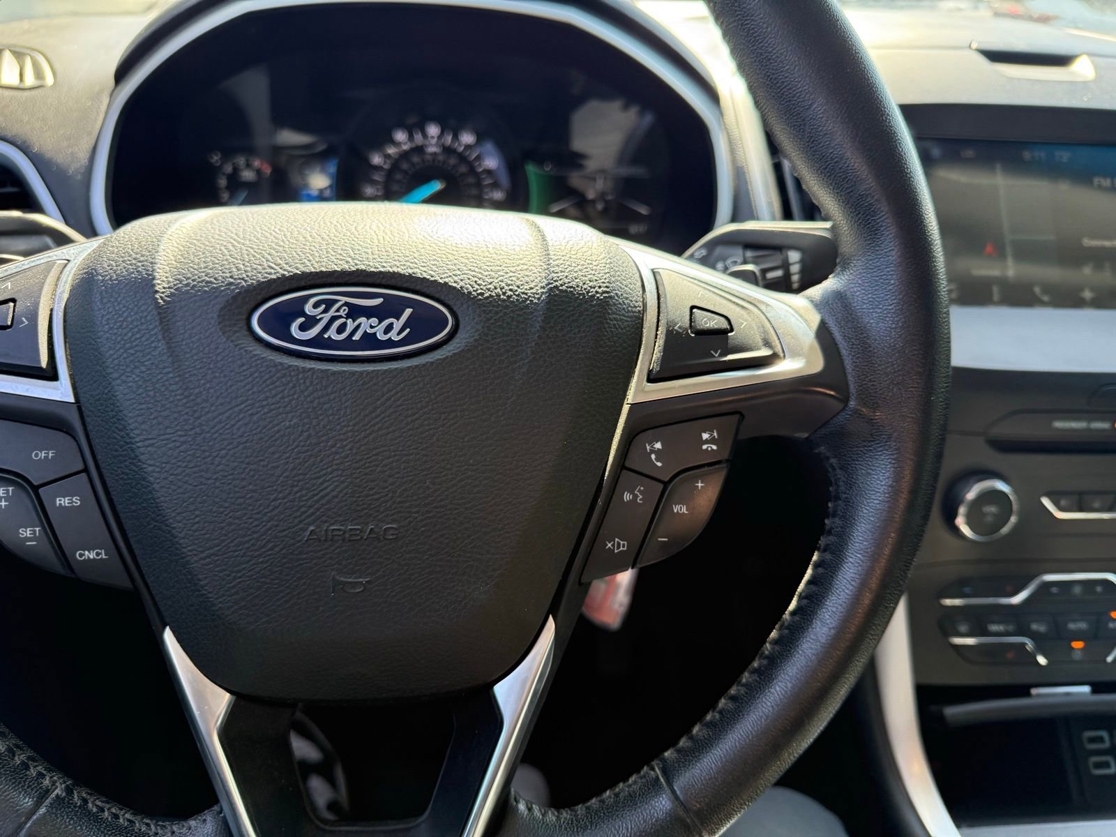 Used 2018 Ford Edge SEL w/ Equipment Group 201A FWD image 19