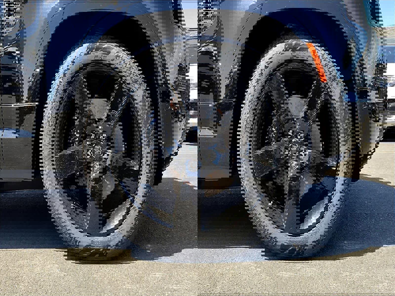 New 2025 Land Rover Defender 90 V8 image 14