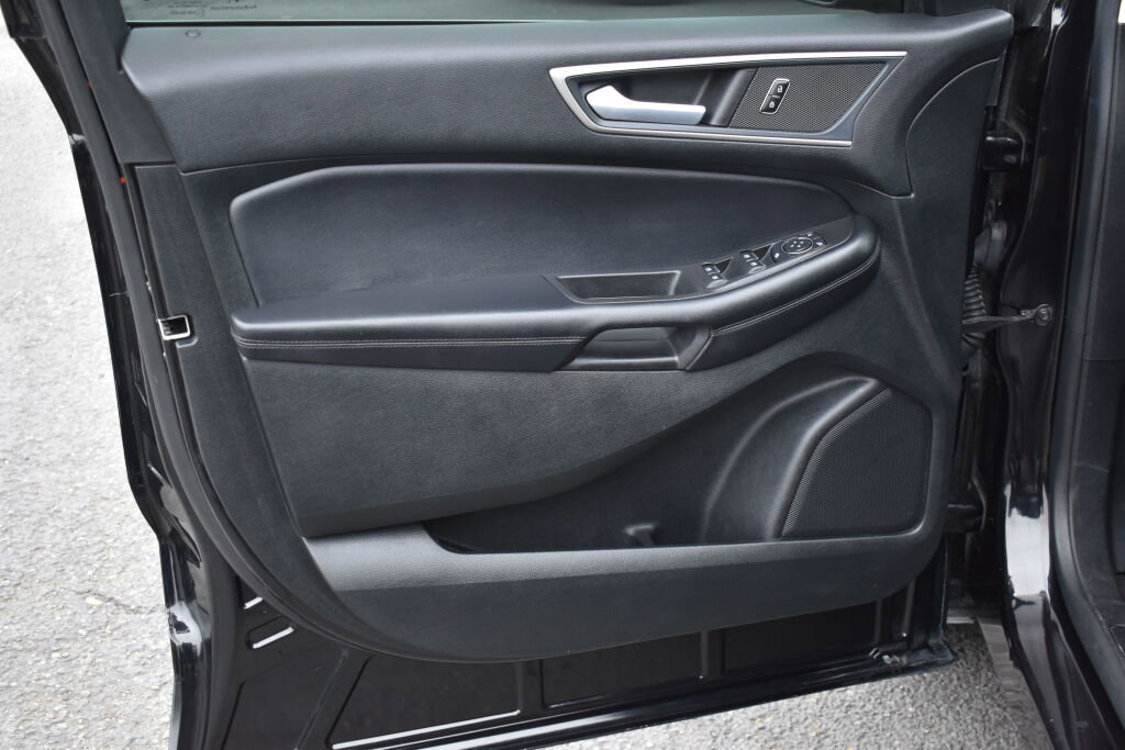 Used 2023 Ford Edge SEL image 14