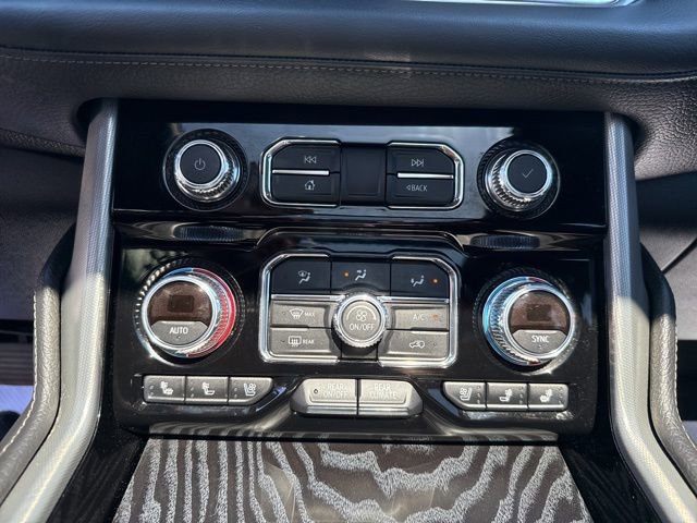 Used 2022 GMC Yukon XL Denali w/ Denali Premium Package AWD/4WD image 23