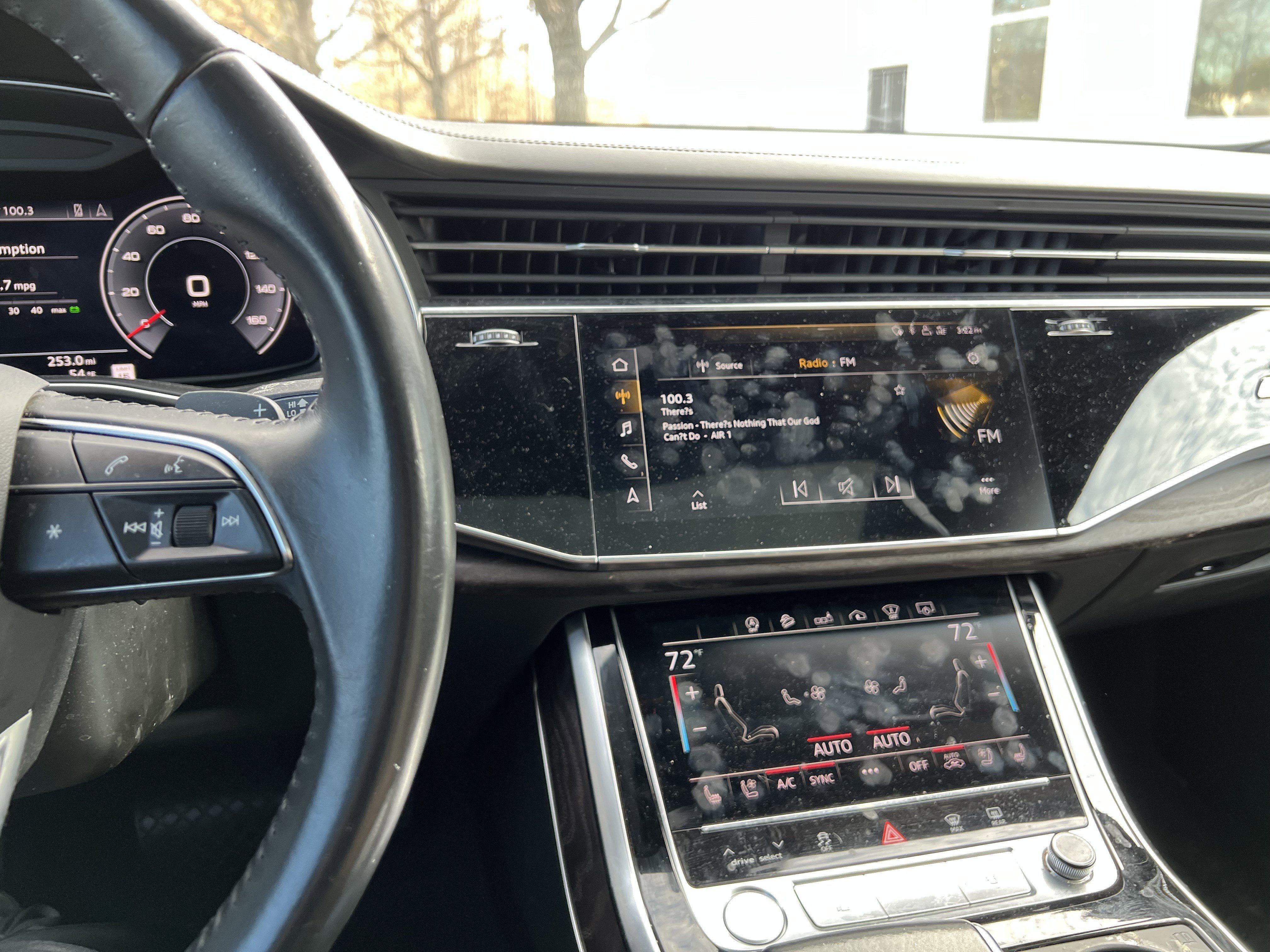 Used 2020 Audi Q8 Prestige w/ Prestige Package image 18