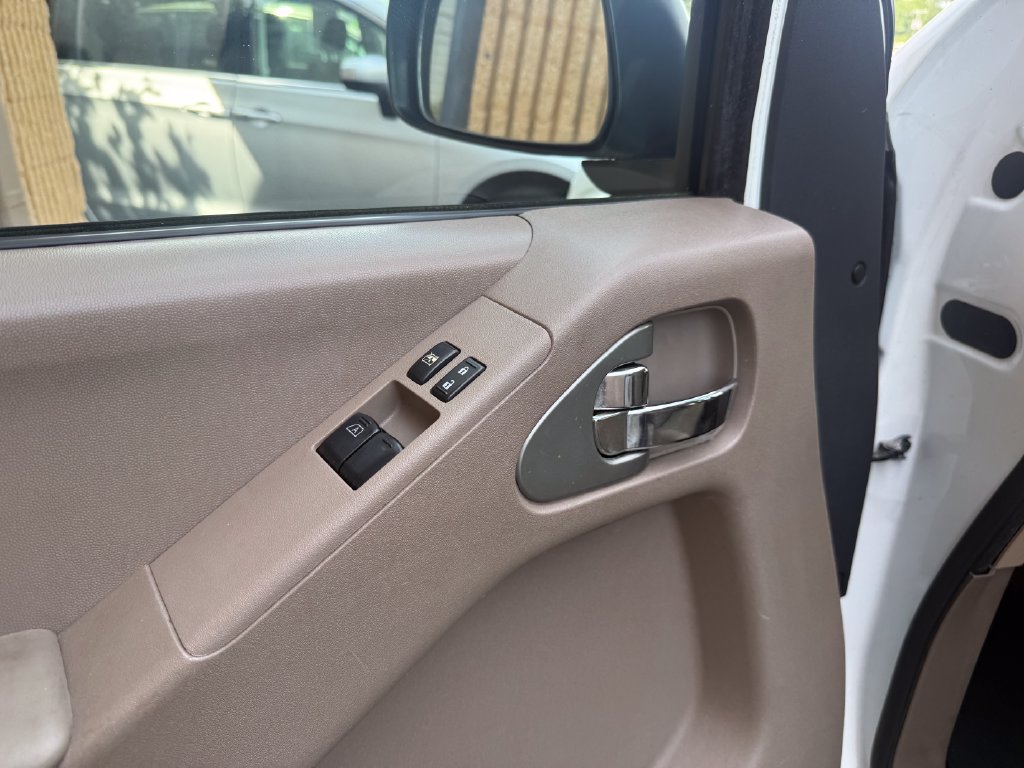 Used 2016 Nissan Frontier SV AWD/4WD image 24