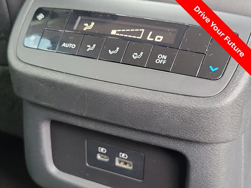 Certified 2025 Nissan Pathfinder SL FWD image 21