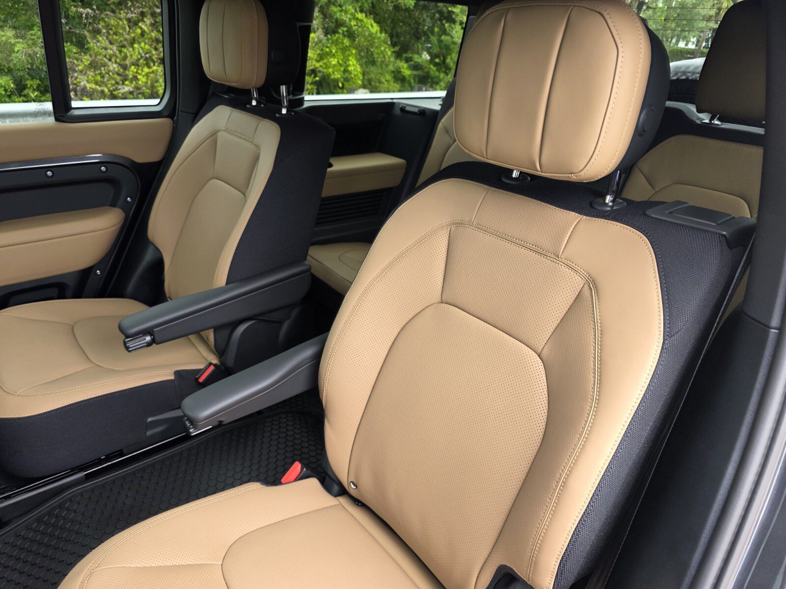 New 2026 Land Rover Defender 130 V8 AWD/4WD image 14