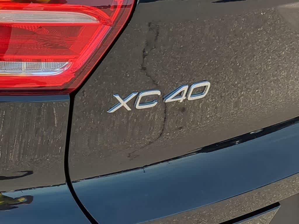 Used 2023 Volvo XC40 B5 Plus w/ Protection Package Premier AWD/4WD image 12