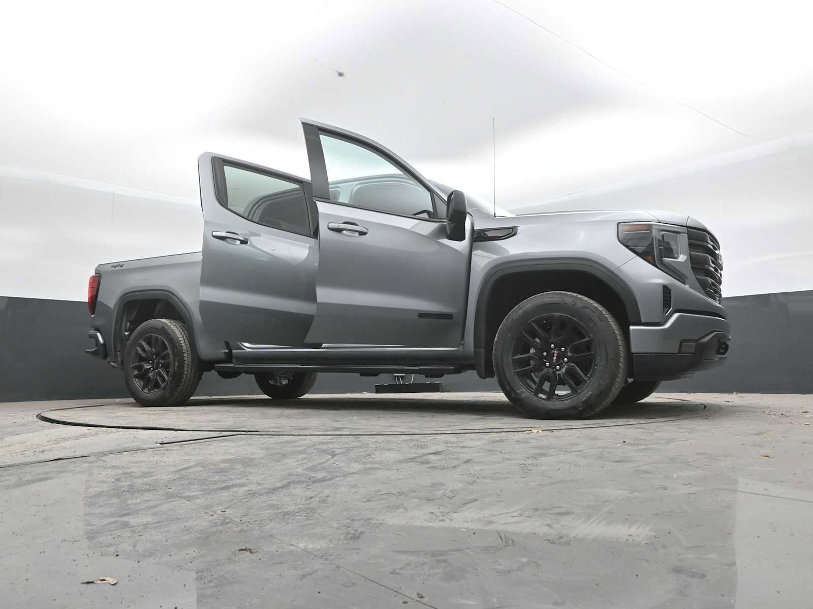 New 2026 GMC Sierra 1500 Elevation w/ LPO, Elevation Black Package AWD/4WD image 55
