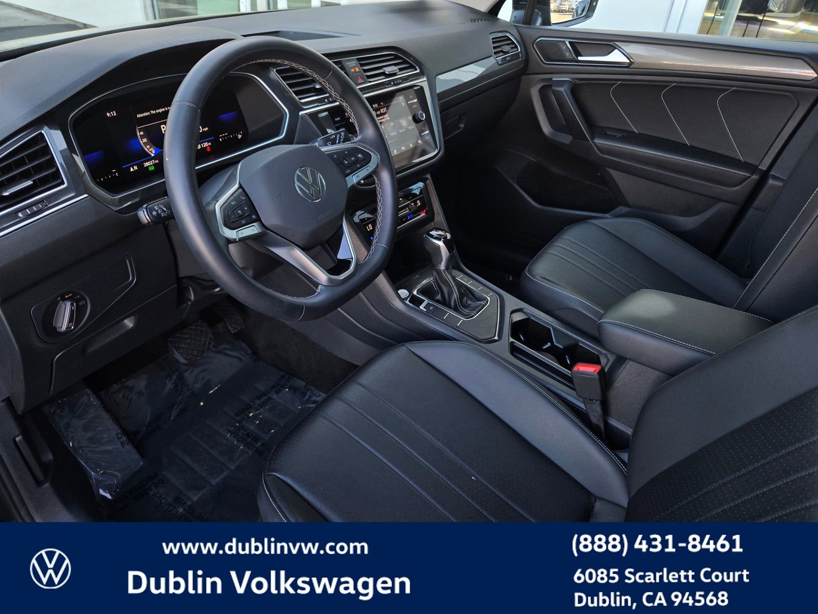 Certified 2023 Volkswagen Tiguan SE w/ Panoramic Sunroof Package image 9