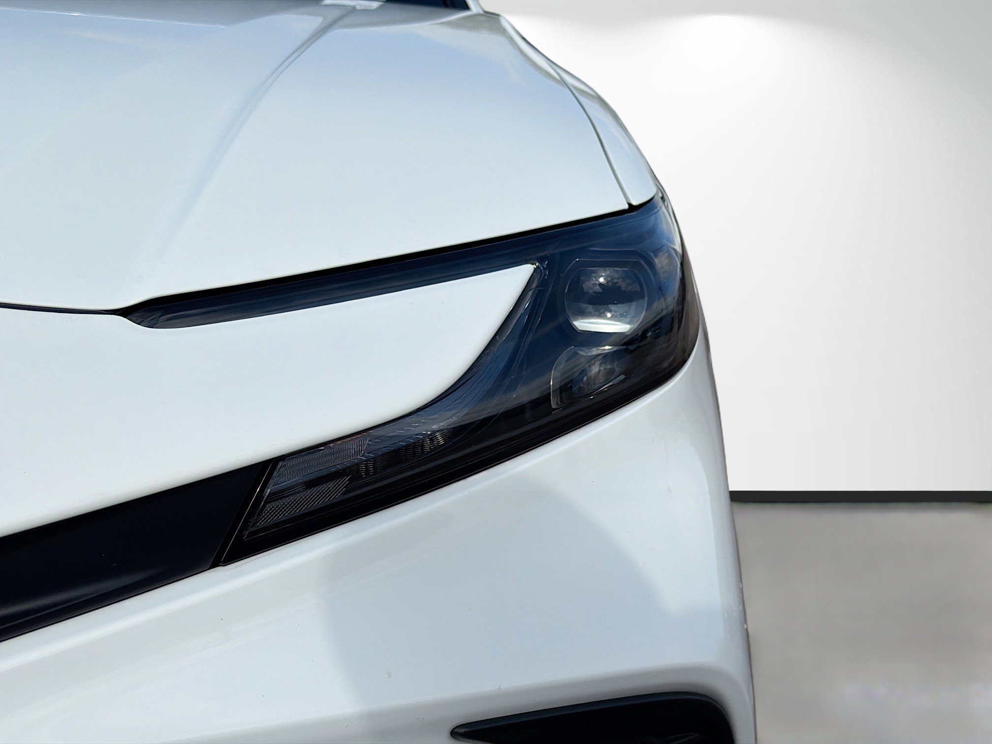 Used 2025 Toyota Camry SE image 9