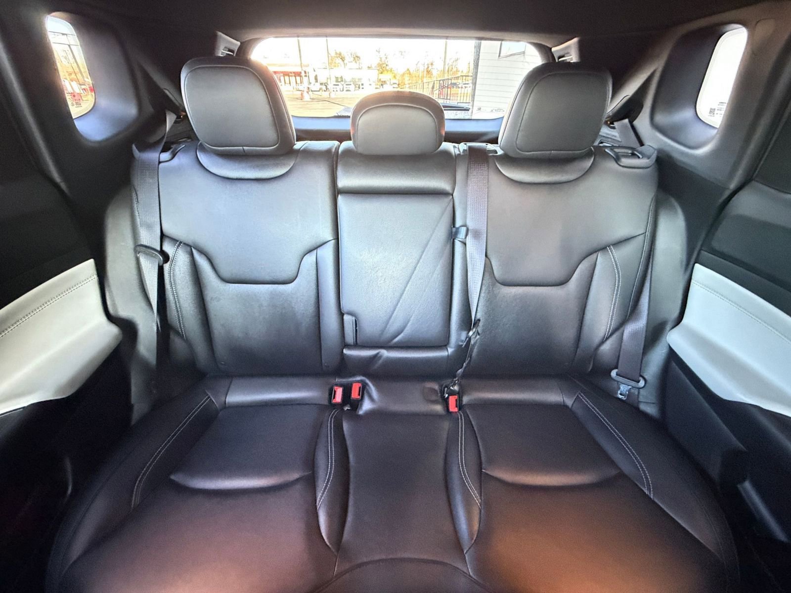 Used 2025 Jeep Compass Limited image 38