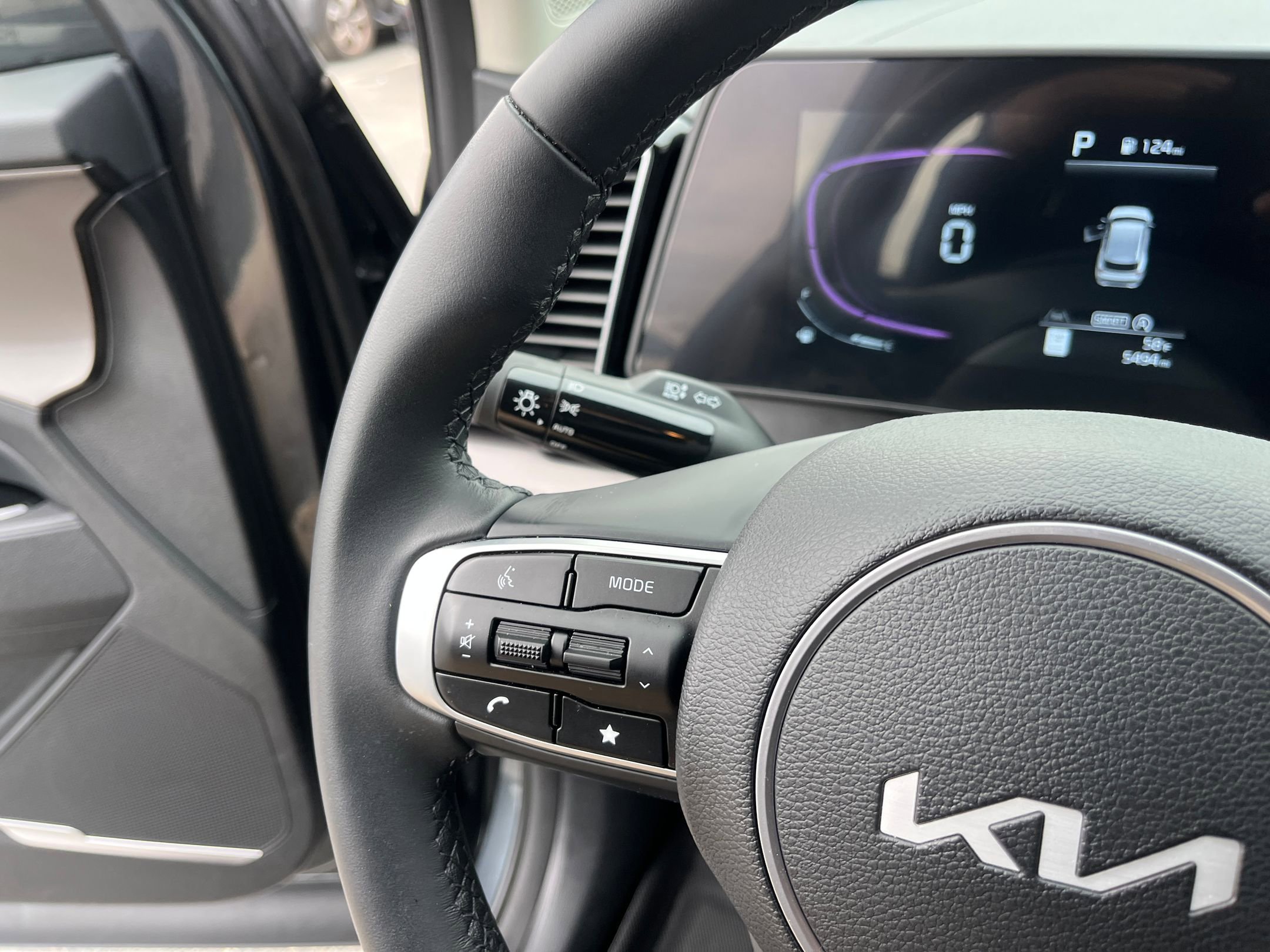 Used 2025 Kia Sportage EX image 20