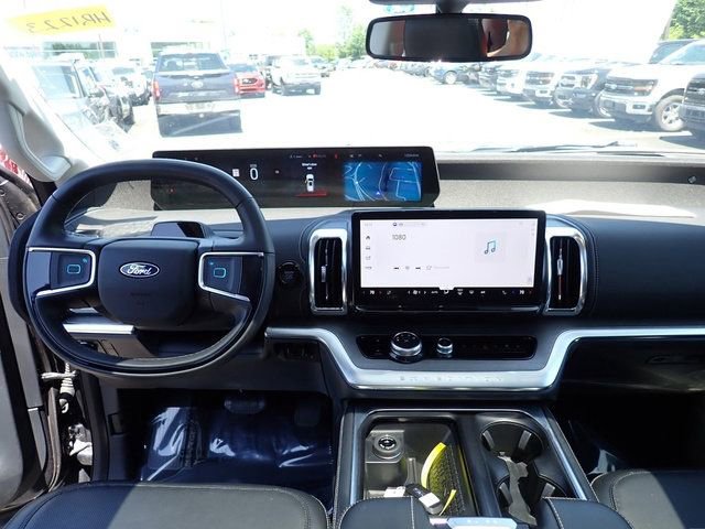 Used 2025 Ford Expedition Platinum AWD/4WD image 22