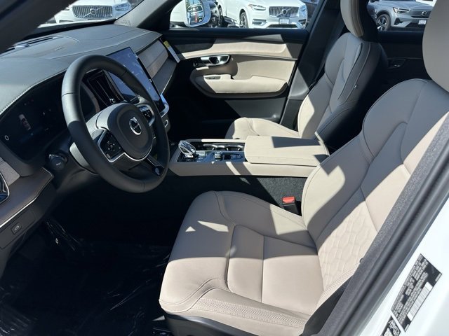 New 2026 Volvo XC90 B6 Plus w/ Protection Package Premier image 2