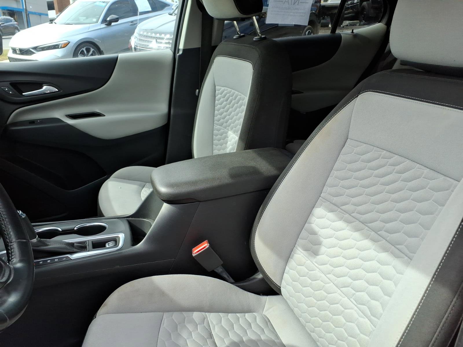 Used 2018 Chevrolet Equinox LT image 10