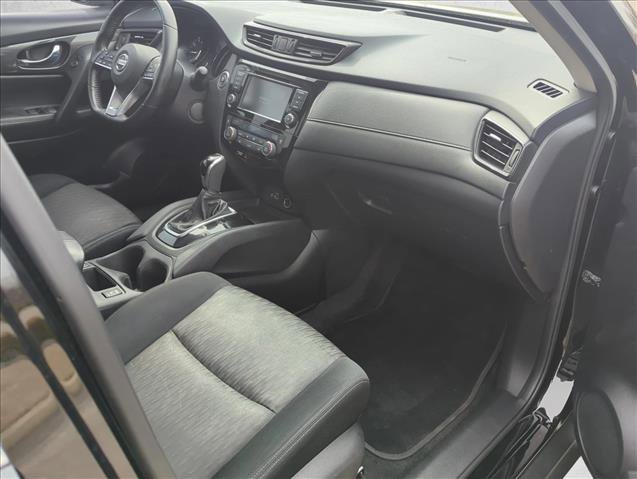Used 2018 Nissan Rogue SV image 19